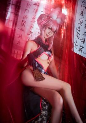 关秀媚三级露全乳